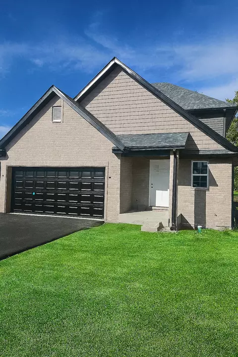 740 E 155th St, Phoenix, IL 60426