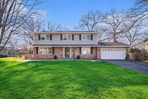 4609 Valerie Dr, Crystal Lake, IL 60014