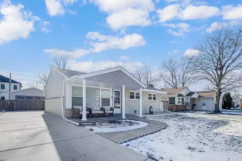 7313 Lyons St, Morton Grove, IL 60053