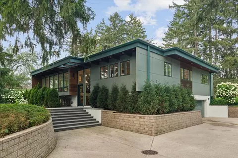 1436 S Estate Ln, Lake Forest, IL 60045