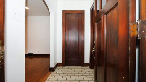 Entry Way - 611 E Olive St, Bloomington, IL 61701 photo 1 of 2