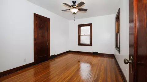 Bedroom - 611 E Olive St, Bloomington, IL 61701 photo 5 of 11