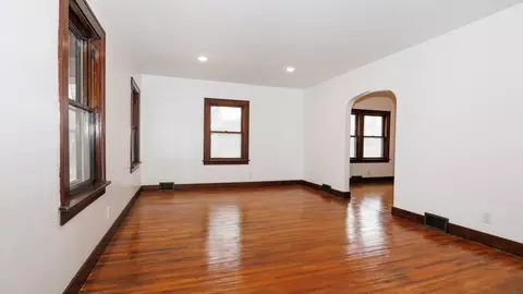 Living - 611 E Olive St, Bloomington, IL 61701 photo 4 of 6