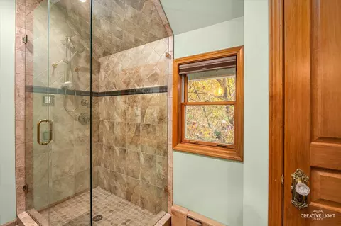 Bath - 4214 Deyo Ave, Brookfield, IL 60513 photo 3 of 4