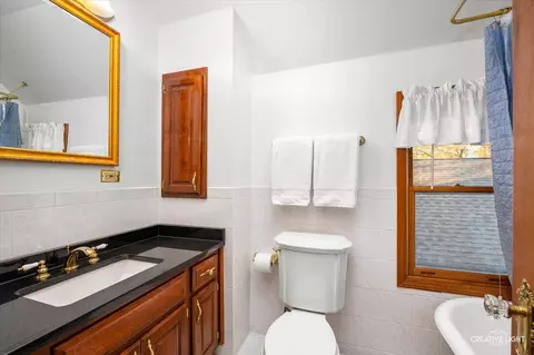 Bath - 4214 Deyo Ave, Brookfield, IL 60513 photo 4 of 4