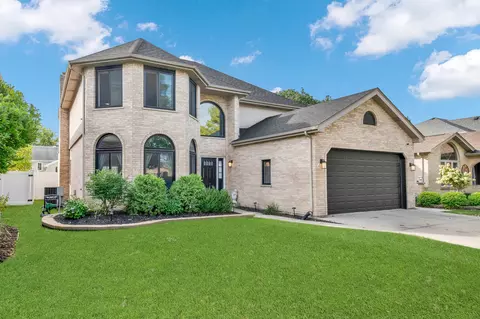 4823 W 106th St, Oak Lawn, IL 60453