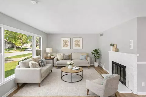 Living - 3809 215th St, Matteson, IL 60443 photo 1 of 6