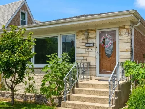 7004 W School St, Chicago, IL 60634