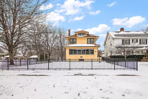 997 S Evergreen Ave, Kankakee, IL 60901 photo 2