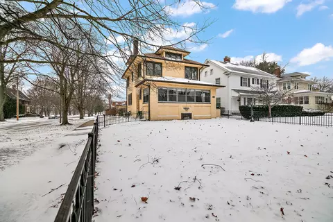 997 S Evergreen Ave, Kankakee, IL 60901