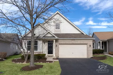 21316 Brush Lake Dr, Crest Hill, IL 60403