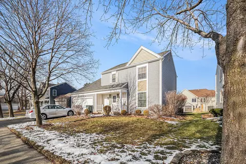 1279 Bison Trl, Carol Stream, IL 60188