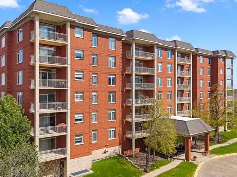 8400 Callie Ave #607, Morton Grove, IL 60053