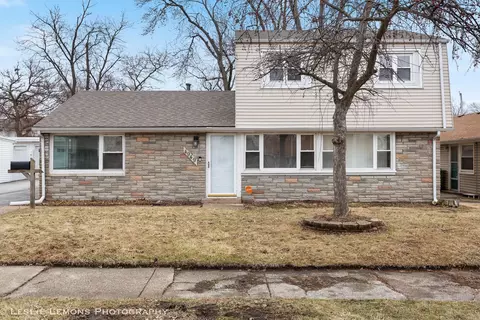 4949 Paxton Rd, Oak Lawn, IL 60453