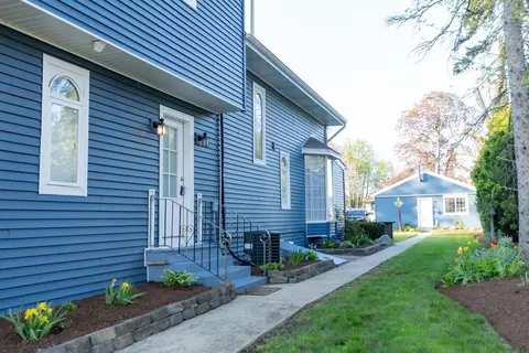 Exterior - 1015 N River Rd, Mchenry, IL 60051 photo 4 of 5