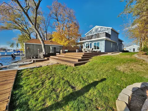 Exterior - 1015 N River Rd, Mchenry, IL 60051 photo 5 of 5