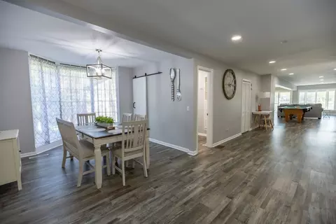 Entry Way - 1015 N River Rd, Mchenry, IL 60051 photo 1 of 3