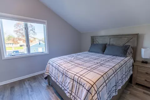 Bedroom - 1015 N River Rd, Mchenry, IL 60051 photo 4 of 7