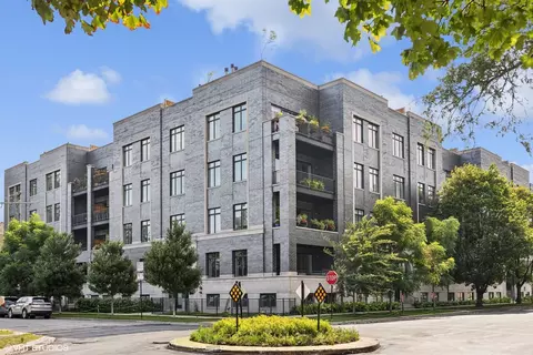 5748 N Hermitage Ave #102, Chicago, IL 60660