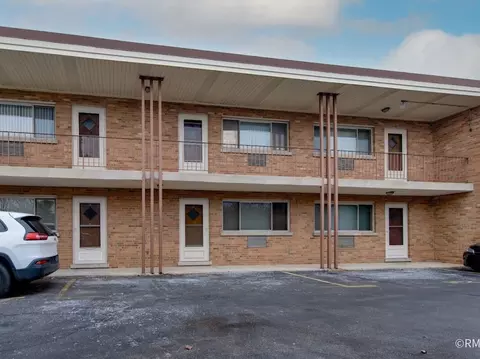 16 N Garfield St #2L, Lombard, IL 60148