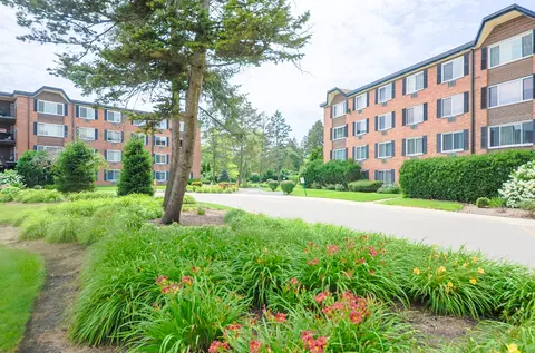 1206 S New Wilke Rd #108, Arlington Heights, IL 60005