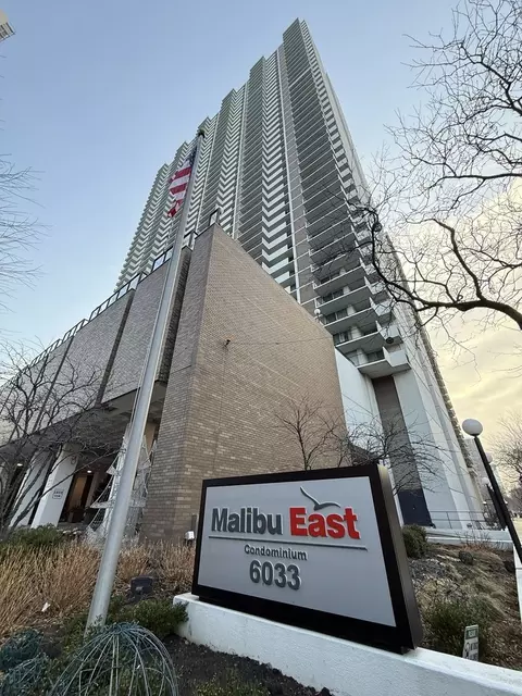 6033 N Sheridan Rd #5G, Chicago, IL 60660