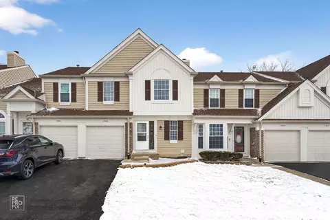 1543 Apple Grove Ln, Westmont, IL 60559