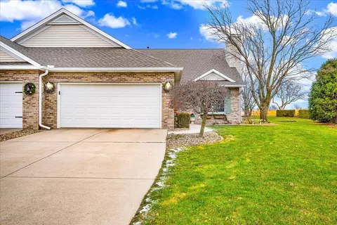 717 Thistlewood Cc Ct, Normal, IL 61761