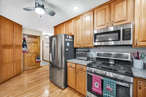 Kitchen - 717 Thistlewood Cc Ct, Normal, IL 61761 photo 4 of 4