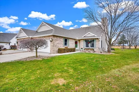 Exterior - 717 Thistlewood Cc Ct, Normal, IL 61761 photo 2 of 7