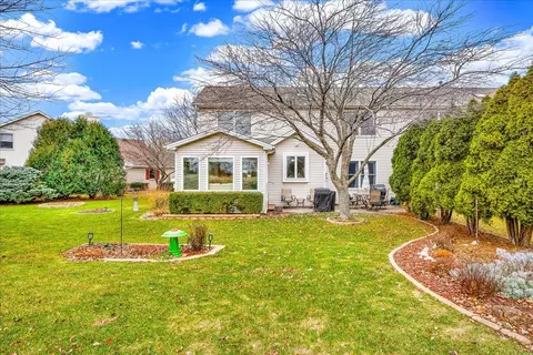 Exterior - 717 Thistlewood Cc Ct, Normal, IL 61761 photo 5 of 7