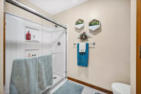 Bath - 717 Thistlewood Cc Ct, Normal, IL 61761 photo 2 of 4