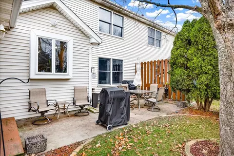 Exterior - 717 Thistlewood Cc Ct, Normal, IL 61761 photo 6 of 7