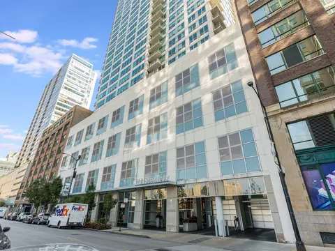 701 S Wells St #1102, Chicago, IL 60607