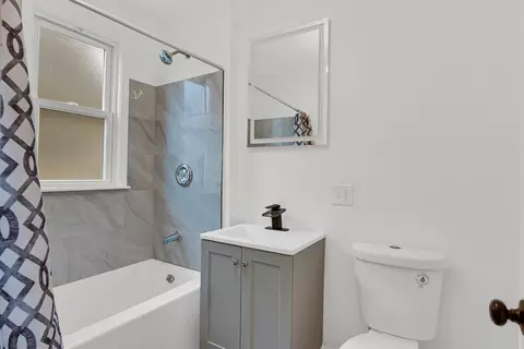 Bath - 1032 W 103rd Pl, Chicago, IL 60643 photo 1 of 1