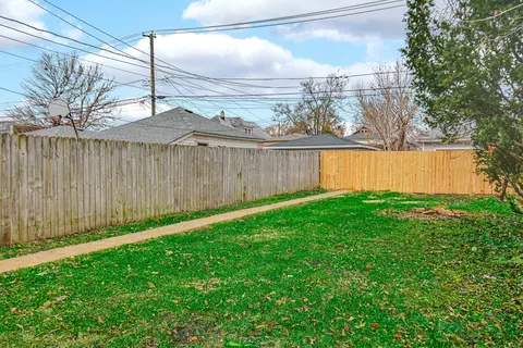 Exterior - 1032 W 103rd Pl, Chicago, IL 60643 photo 2 of 3