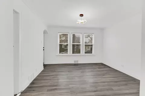 Living - 1032 W 103rd Pl, Chicago, IL 60643 photo 2 of 3