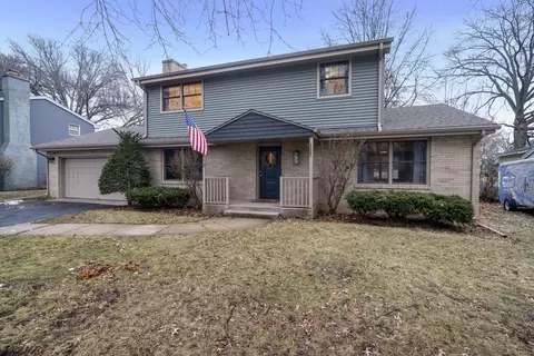 813 Prestwick Pkwy, Rockford, IL 61107