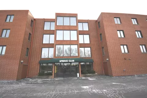 1 S045 Spring Rd #H2, Oakbrook Terrace, IL 60181