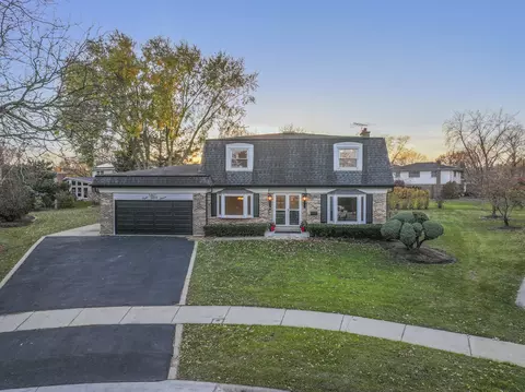 827 W Sandpiper Ct, Palatine, IL 60067