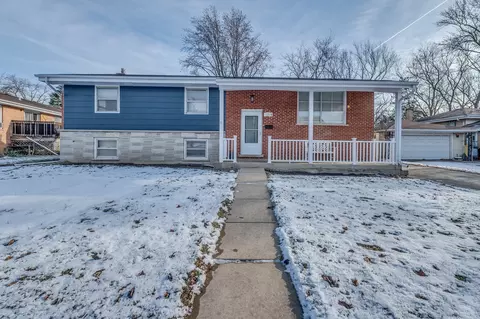 121 S Addison Rd, Wood Dale, IL 60191