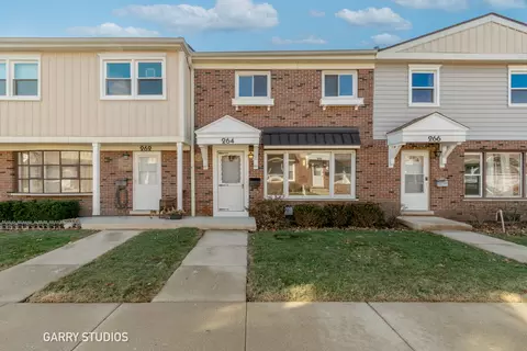 264 Bay St, Wood Dale, IL 60191
