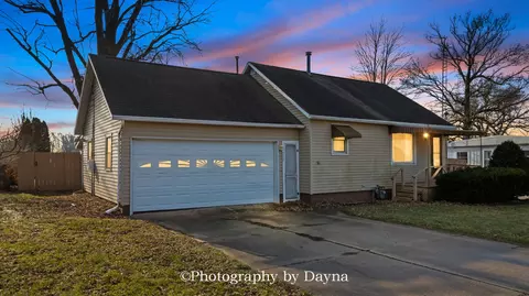 317 N Thomas St, Martinton, IL 60951