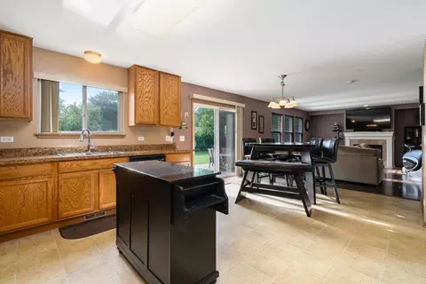16320 Spring Creek Ln, Plainfield, IL 60586 photo 11