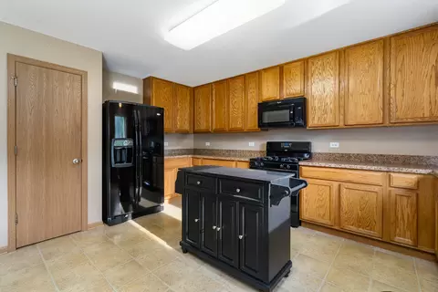16320 Spring Creek Ln, Plainfield, IL 60586 photo 9