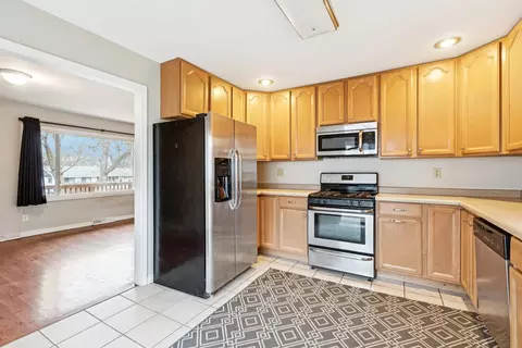1915 W Oakleaf Dr, Mchenry, IL 60051 photo 9