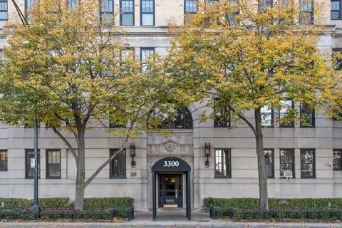 3300 N Lake Shore Dr #15A, Chicago, IL 60657