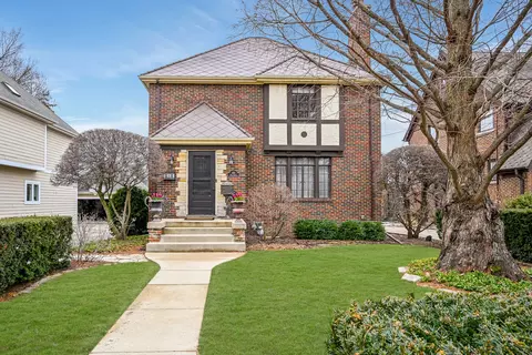 459 Hill Ave, Glen Ellyn, IL 60137