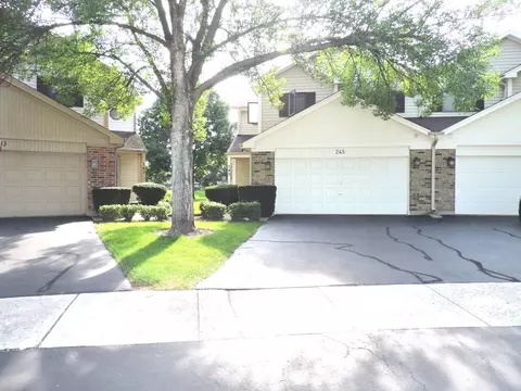 245 Carlisle Ave, Westmont, IL 60559