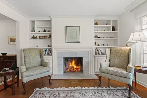 Living - 201 Ellis Ave, Normal, IL 61761 photo 3 of 5
